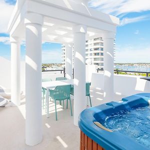 One-Bedroom Rooftop Apartment